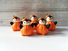 Load image into Gallery viewer, Pumpkin penguin