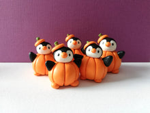 Load image into Gallery viewer, Pumpkin penguin