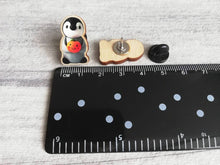 Load image into Gallery viewer, Penguin and pumpkin wooden pin