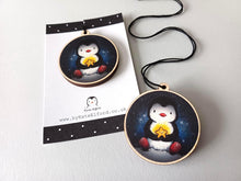 Load image into Gallery viewer, Penguin and star, small Christmas decoration - Wooden Christmas Ornament - Small Decoration For Year-Round Display