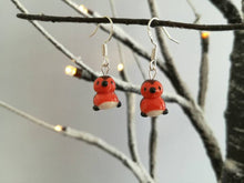 Load image into Gallery viewer, Robin earrings, ceramic robin earrings, sterling silver, Christmas earrings