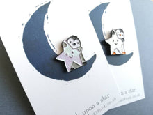 Load image into Gallery viewer, SECONDS Little penguin and sparkly star pin. Small penguin glitter enamel pin.