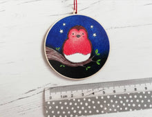 Load image into Gallery viewer, Wooden robin decoration