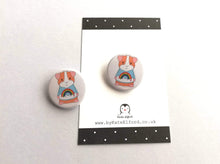 Load image into Gallery viewer, Mini guinea pig button badge, wearing a happy rainbow and cloud jumper