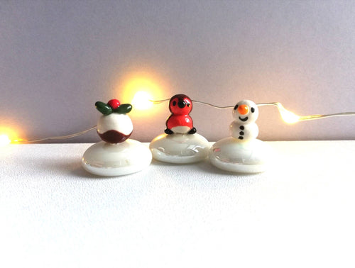 Miniature robin, pudding and snowman. Pottery and glass tiny ornament. Cute mini Christmas ornaments.