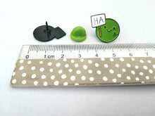 Load image into Gallery viewer, Don't worry, be happy enamel pin. Be Ha pea, a happy pea of positivity, a cute, positive, funny friend gift, care, cheer up present