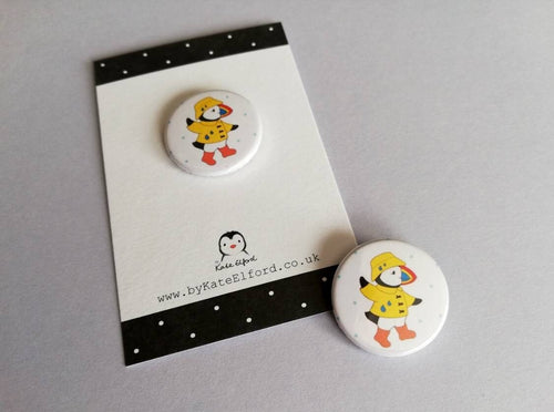 Puffin badge, little puffin raincoat pin button, mini bird badge