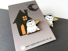 Load image into Gallery viewer, Penguin ghost enamel pin, Halloween spooky brooch, penguin boo badge, enamel pins