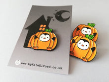 Load image into Gallery viewer, Seconds - Pumpkin penguin enamel pin, Cute Halloween brooch, autumn pin
