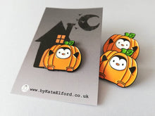 Load image into Gallery viewer, Seconds - Pumpkin penguin enamel pin, Cute Halloween brooch, autumn pin