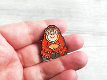 Load image into Gallery viewer, The optimistic orangutan enamel pin, positive gift, everything will be ok
