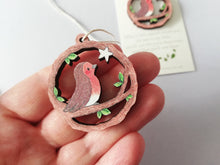 Load image into Gallery viewer, Small robin and star decoration
