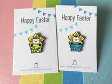 Load image into Gallery viewer, Penguin daffodil enamel pin, Cute Happy Easter gift, penguin spring badge, enamel pins