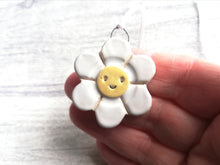 Load image into Gallery viewer, Pottery daisy hanger
