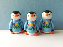 Load image into Gallery viewer, Tulip jumper penguin
