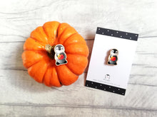 Load image into Gallery viewer, Penguin and pumpkin wooden pin
