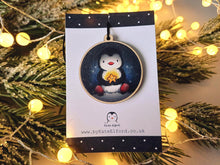 Load image into Gallery viewer, Penguin and star, small Christmas decoration - Wooden Christmas Ornament - Small Decoration For Year-Round Display
