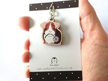 Load image into Gallery viewer, Mini Guinea Pig and Daisy Keyring - Eco Friendly Wood Charm
