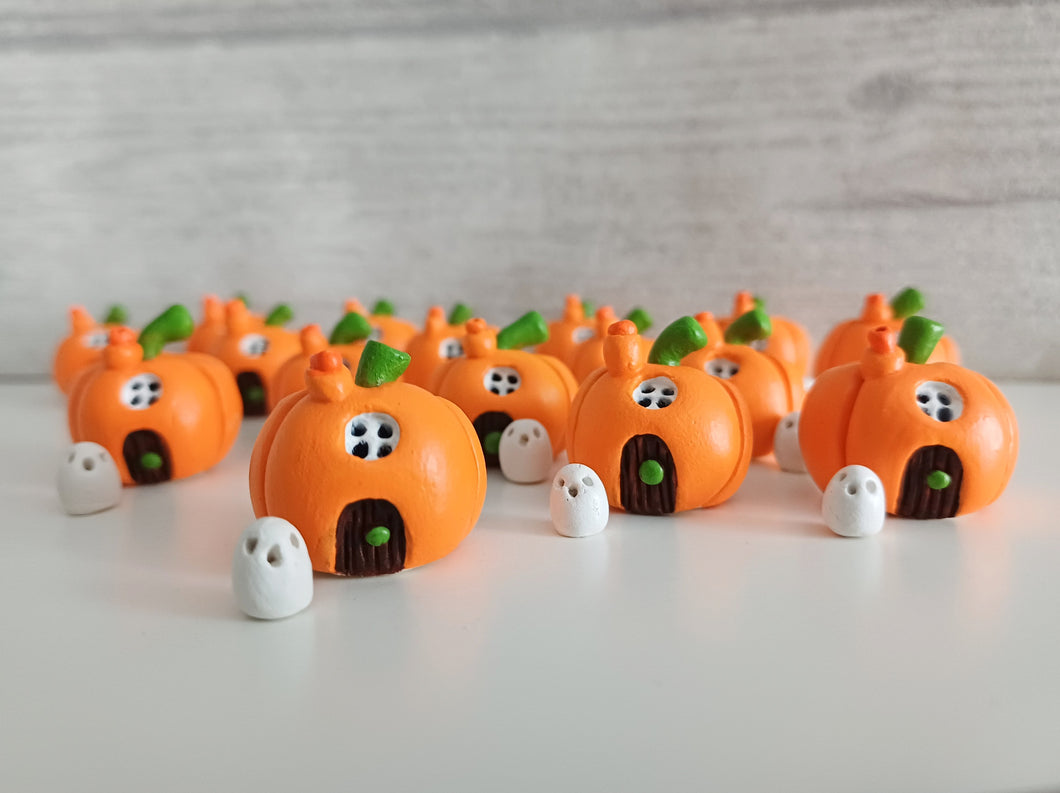 Tiny pumpkin house and ghost