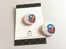 Load image into Gallery viewer, Hedgehog and moon button badge
