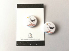 Load image into Gallery viewer, Mini button badge with a seagull illustration
