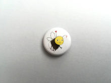 Load image into Gallery viewer, Happy little bumble bee and heart badge
