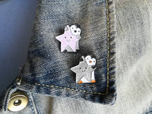 Load image into Gallery viewer, SECONDS Little penguin and sparkly star pin. Small penguin glitter enamel pin.
