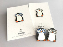 Load image into Gallery viewer, Penguin in glitter glasses enamel pin, cute penguin brooch
