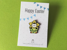 Load image into Gallery viewer, Penguin daffodil enamel pin, Cute Happy Easter gift, penguin spring badge, enamel pins
